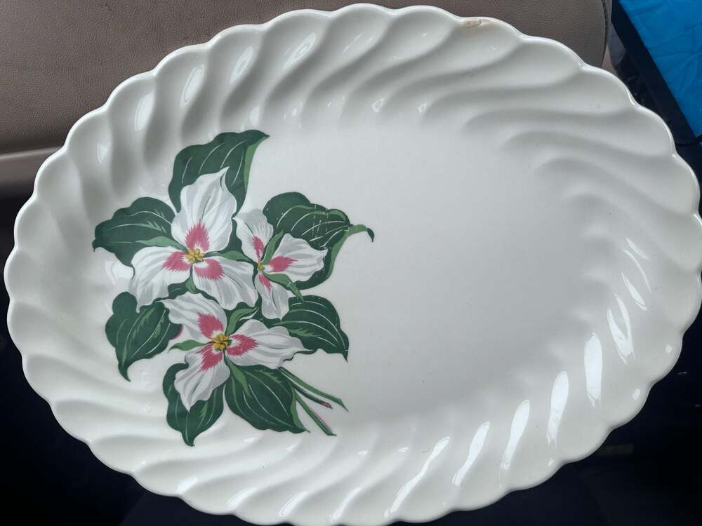 Vintage Royal China Trillium Pattern Oval Scalloped Serving Platter